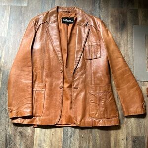 Vintage Wilson’s leather men’s jacket. Size 44. (Large to XL)